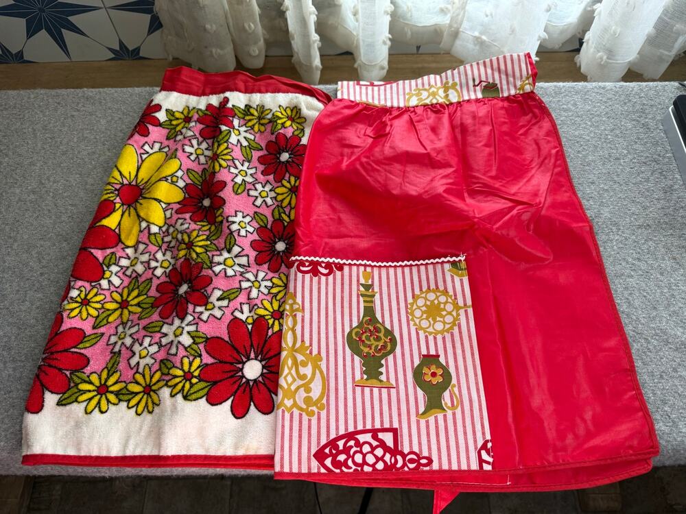 Lot of 2 Vintage Retro Red Floral Terry Towel Apron& Cotton Kitchen Items Aprons